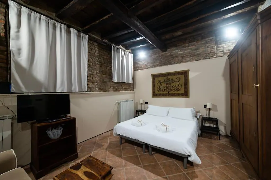 Apartment Charming Open-Space Do Torri Venice